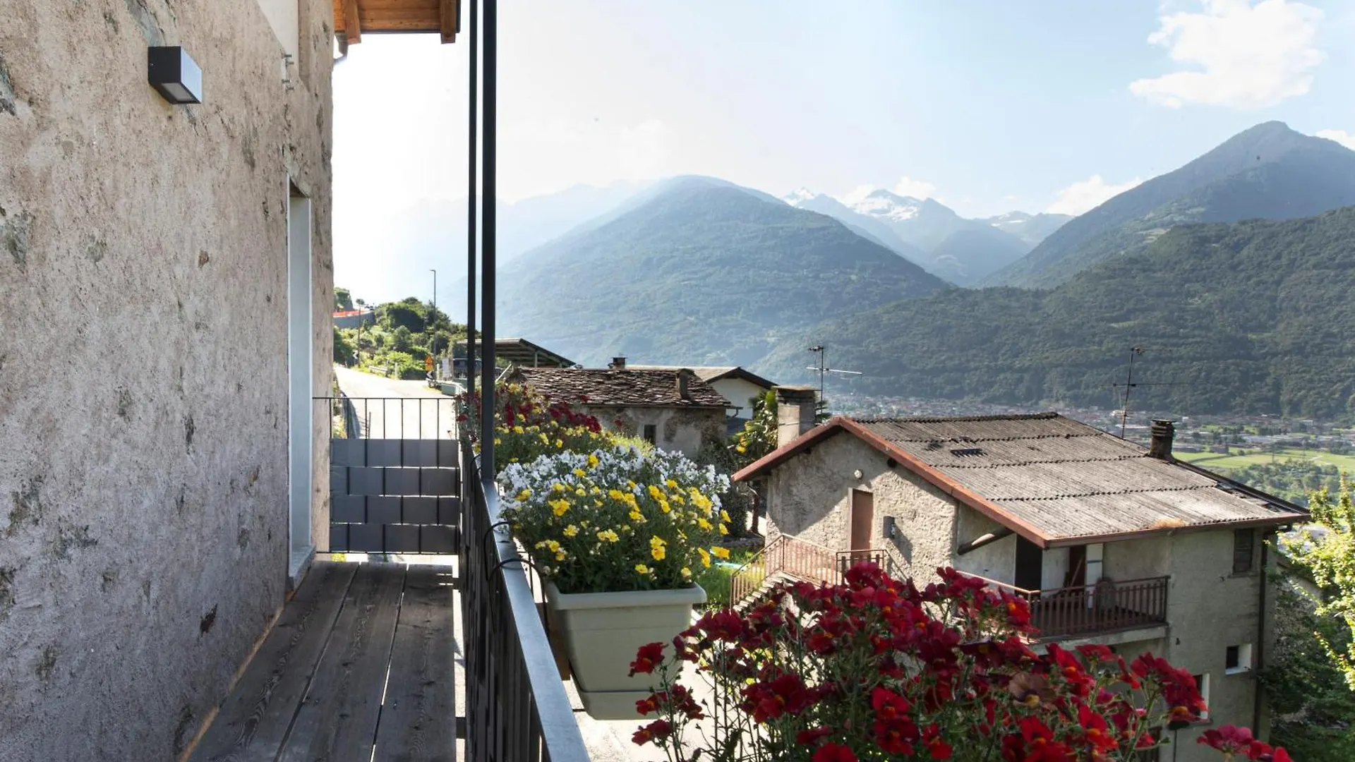 Apartment Sabbia Alpina Blue Holiday Home In Valtellina Traona